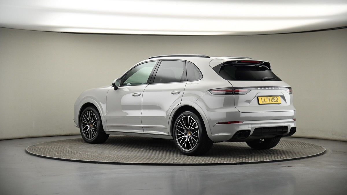 More views of Porsche Cayenne
