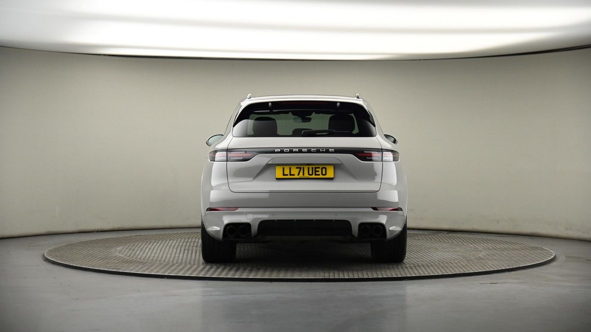 Porsche Cayenne Image 17