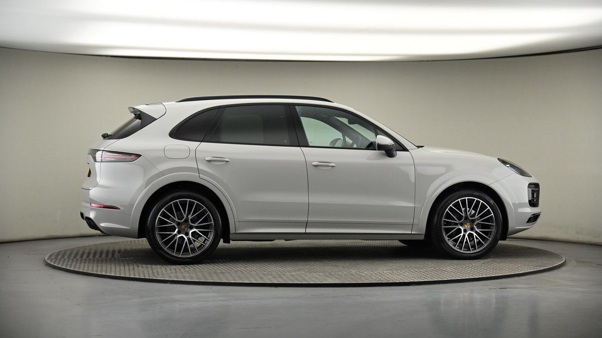 More views of Porsche Cayenne
