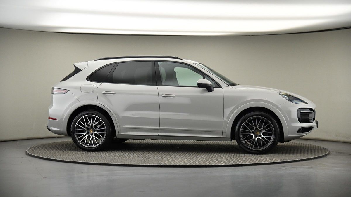 More views of Porsche Cayenne