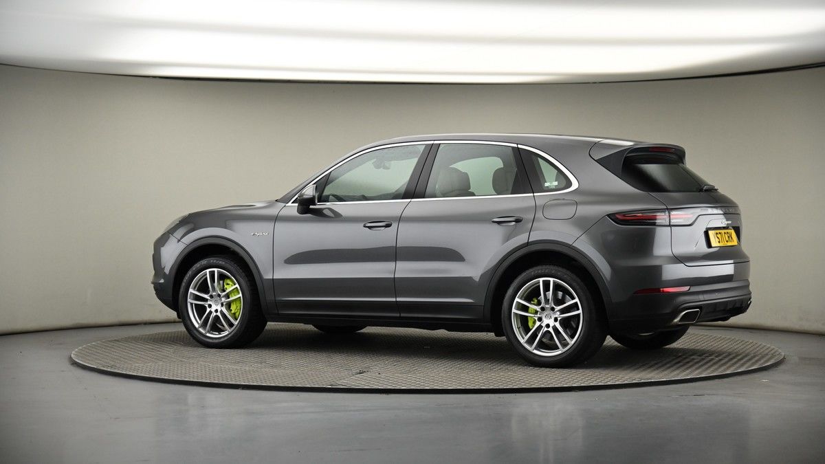 More views of Porsche Cayenne