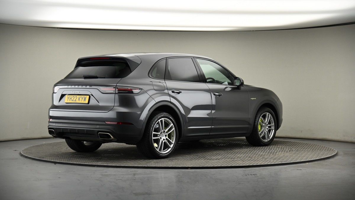 Porsche Cayenne Image 7