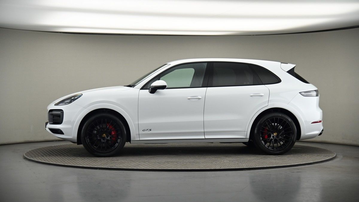 More views of Porsche Cayenne