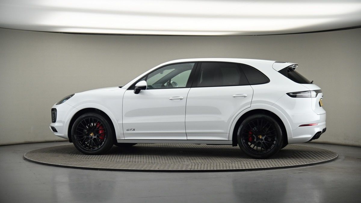 More views of Porsche Cayenne