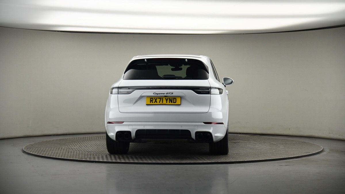 Porsche Cayenne Image 17