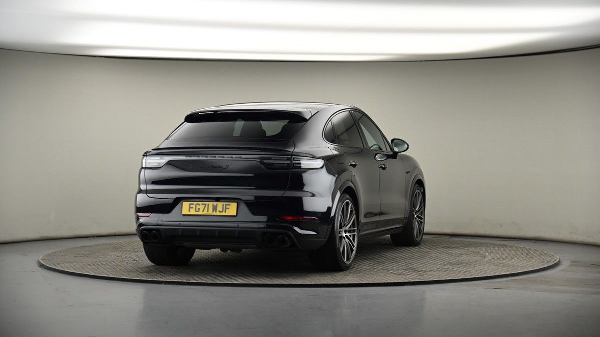More views of Porsche Cayenne