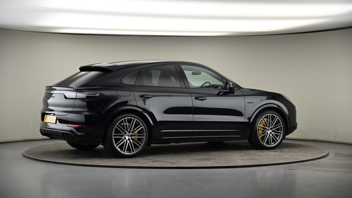 More views of Porsche Cayenne