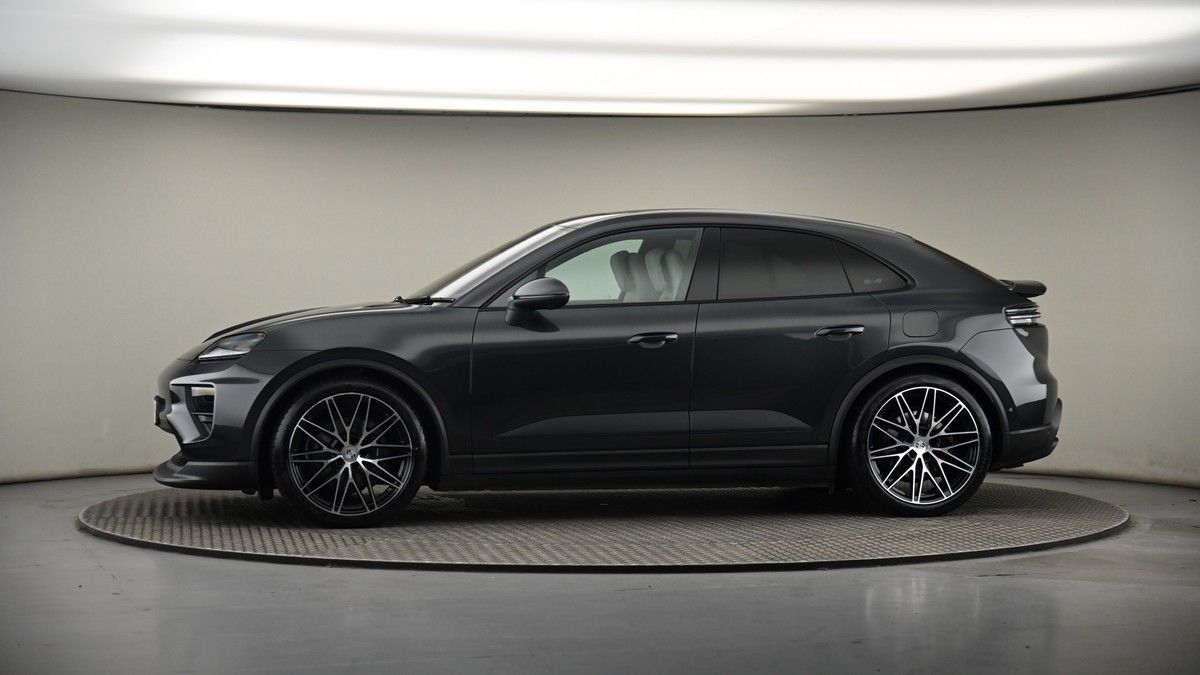 More views of Porsche Macan