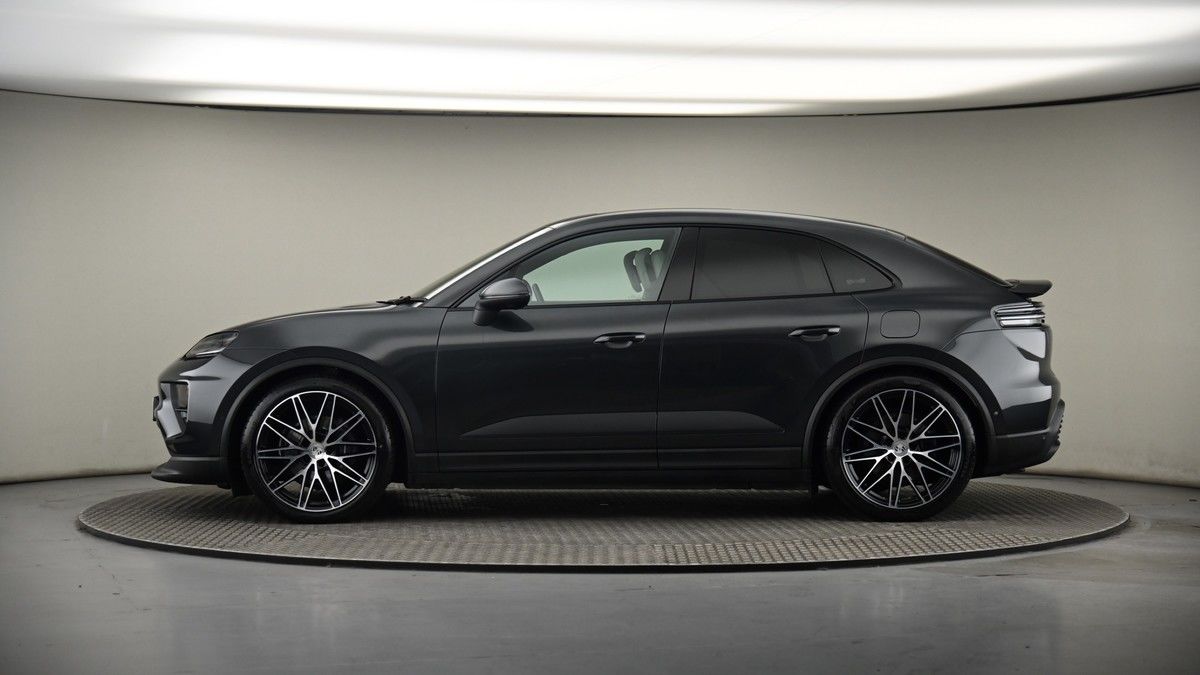 Porsche Macan Image 19