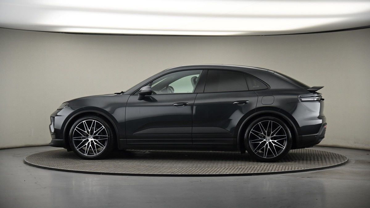 More views of Porsche Macan