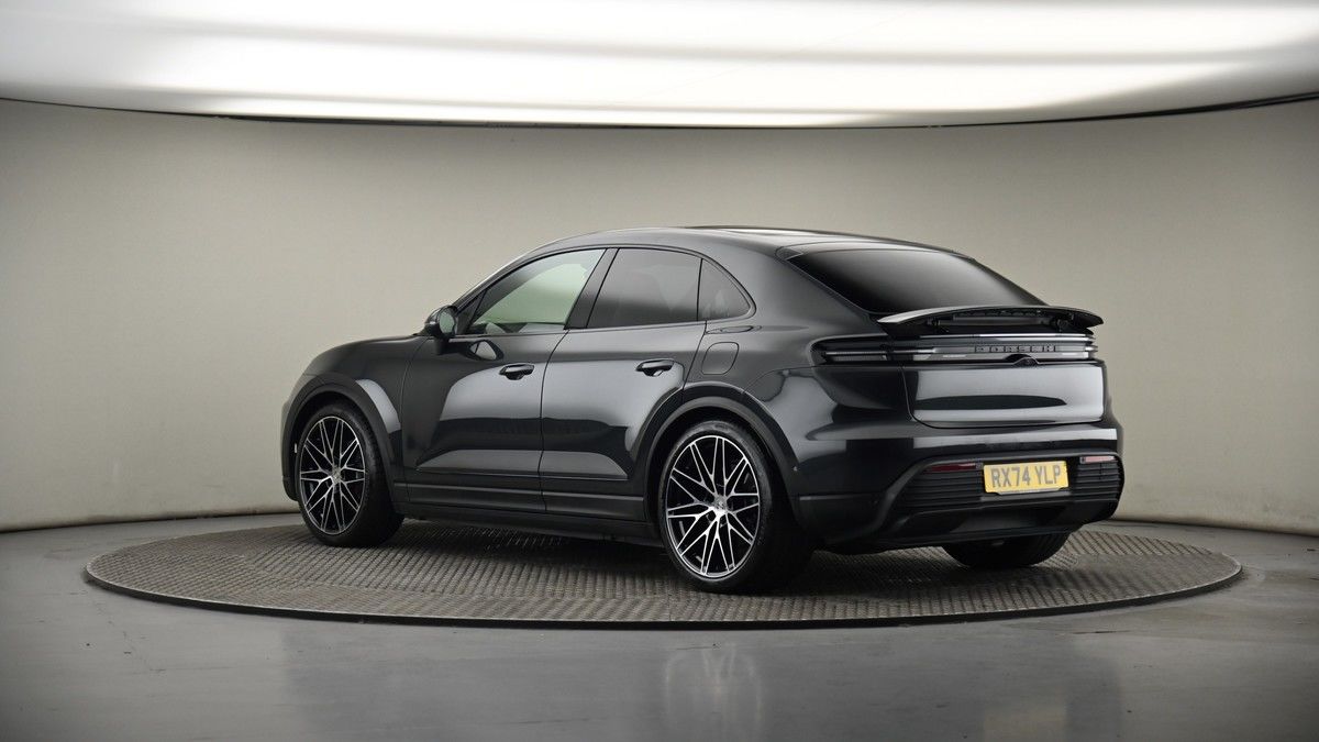 More views of Porsche Macan