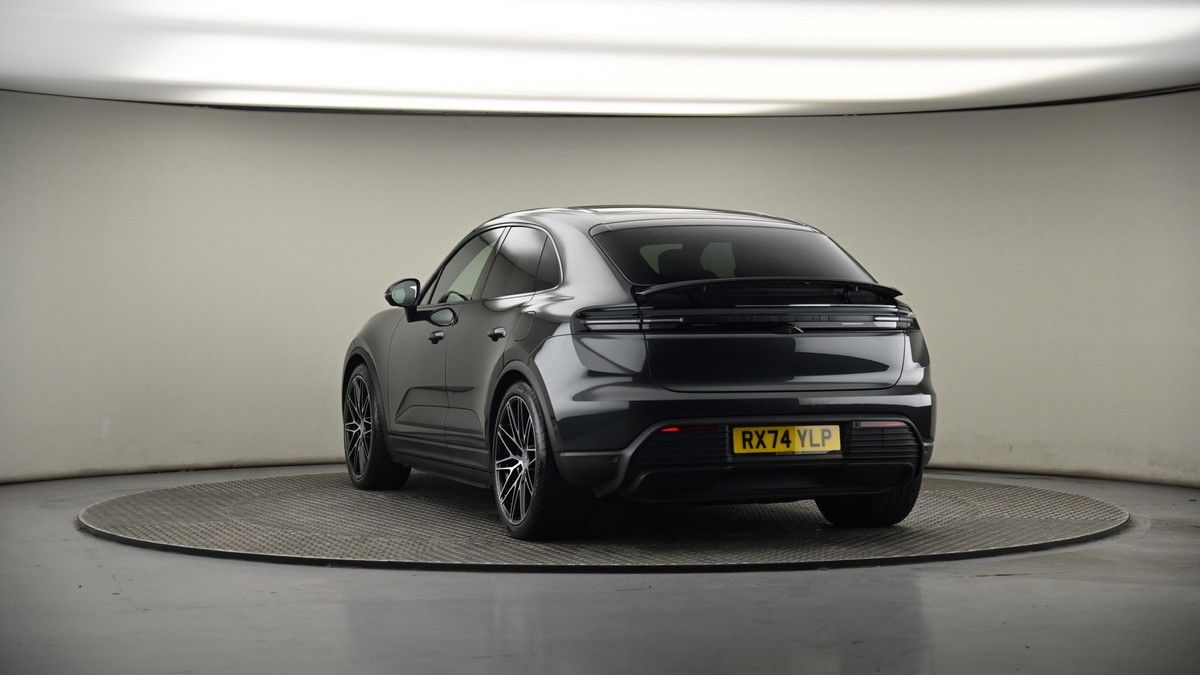 More views of Porsche Macan