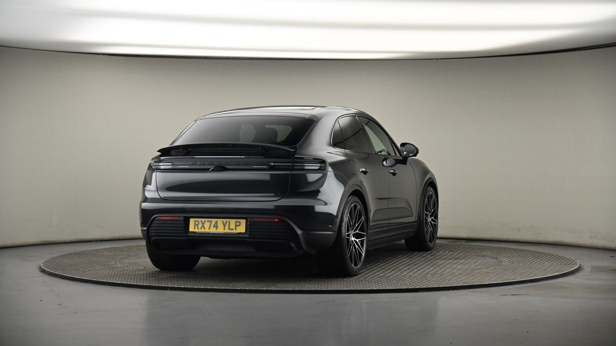 More views of Porsche Macan