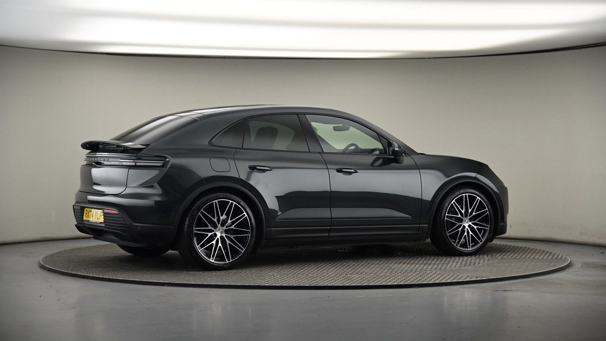 More views of Porsche Macan