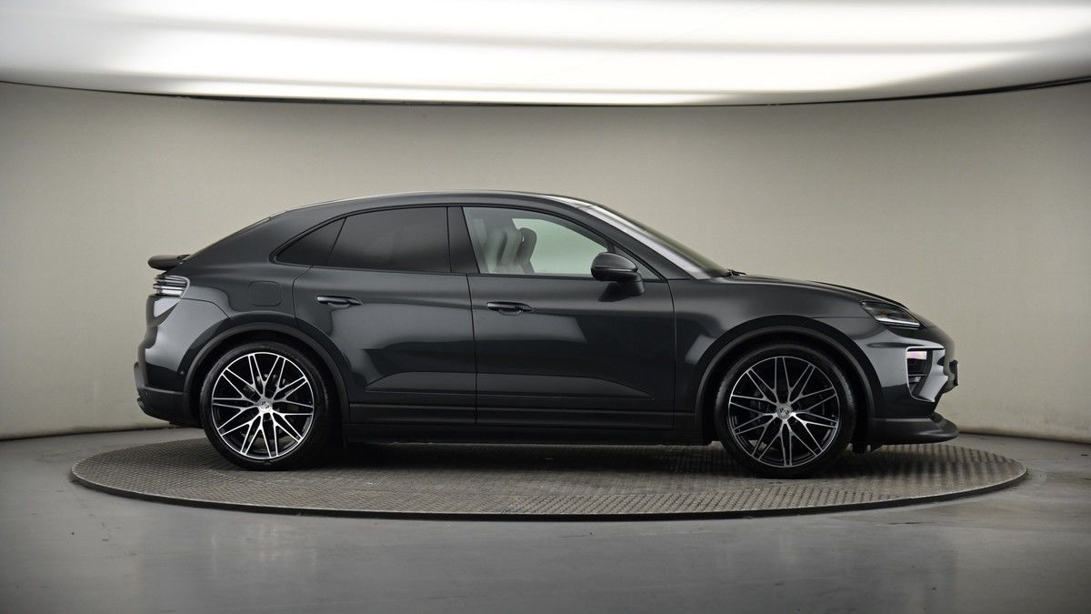 More views of Porsche Macan