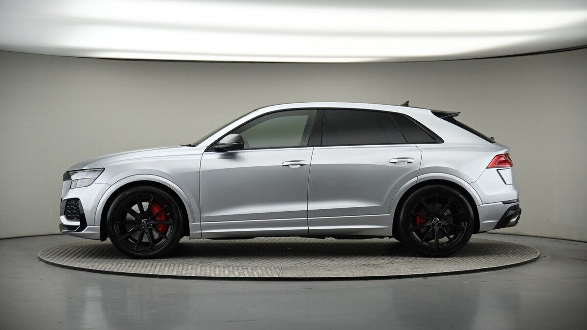 More views of Audi RSQ8