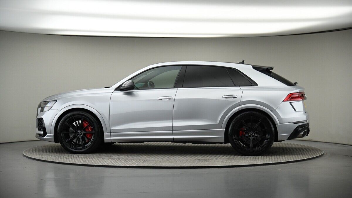 More views of Audi RSQ8