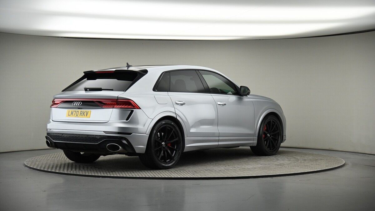More views of Audi RSQ8