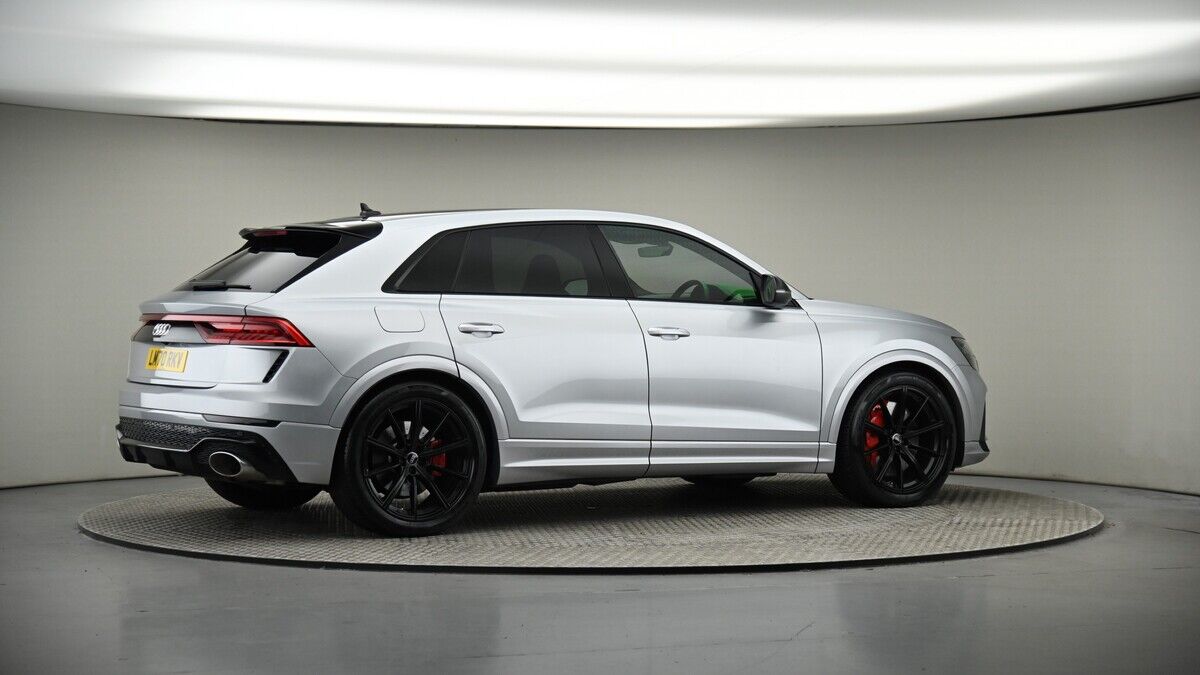 More views of Audi RSQ8