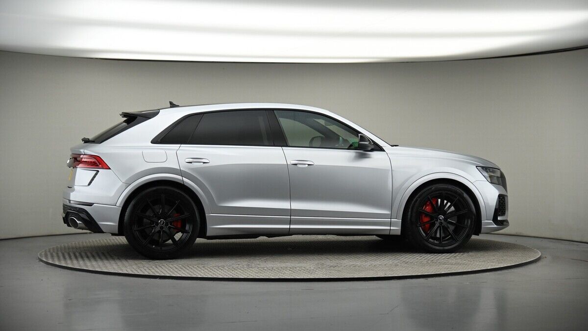 More views of Audi RSQ8