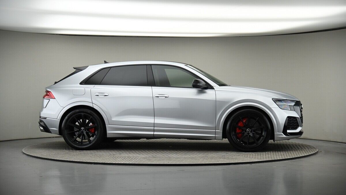 More views of Audi RSQ8