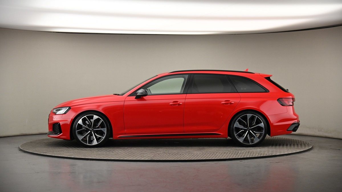 Audi RS4 Avant Image 19