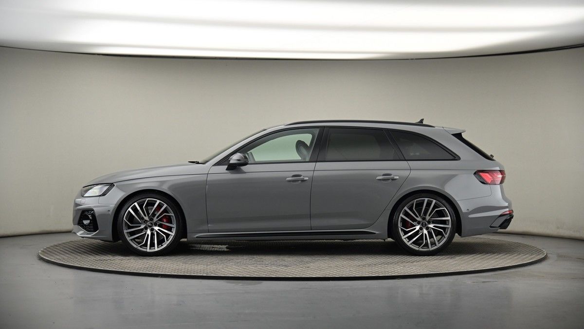Audi RS4 Avant Image 19
