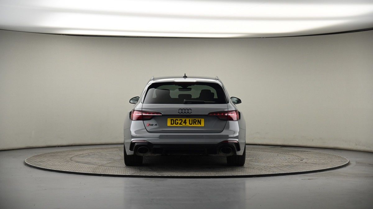 Audi RS4 Avant Image 17