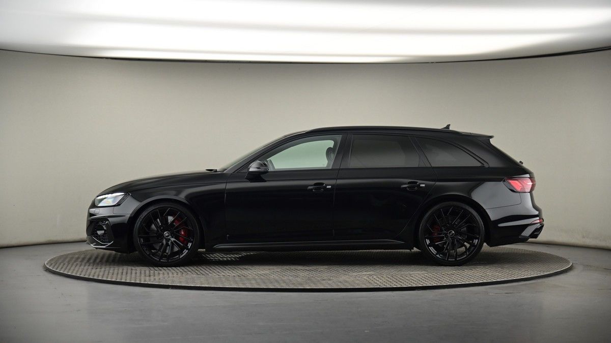 Audi RS4 Avant Image 18