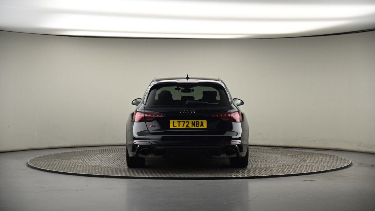Audi RS4 Avant Image 16