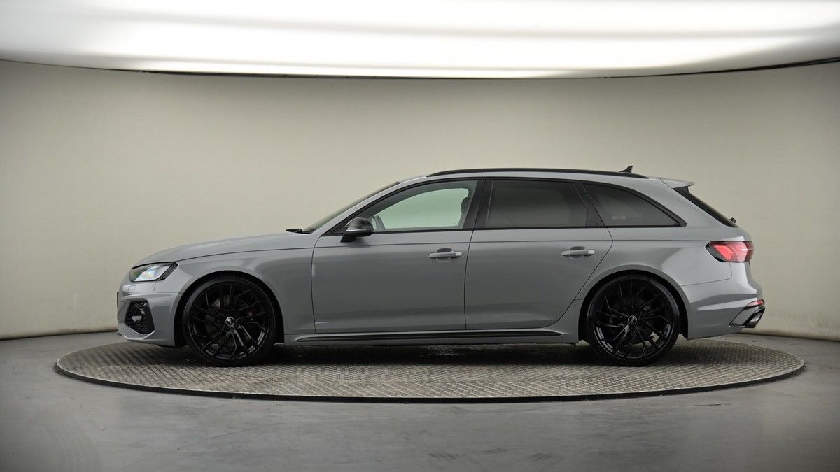 Audi RS4 Avant Image 18