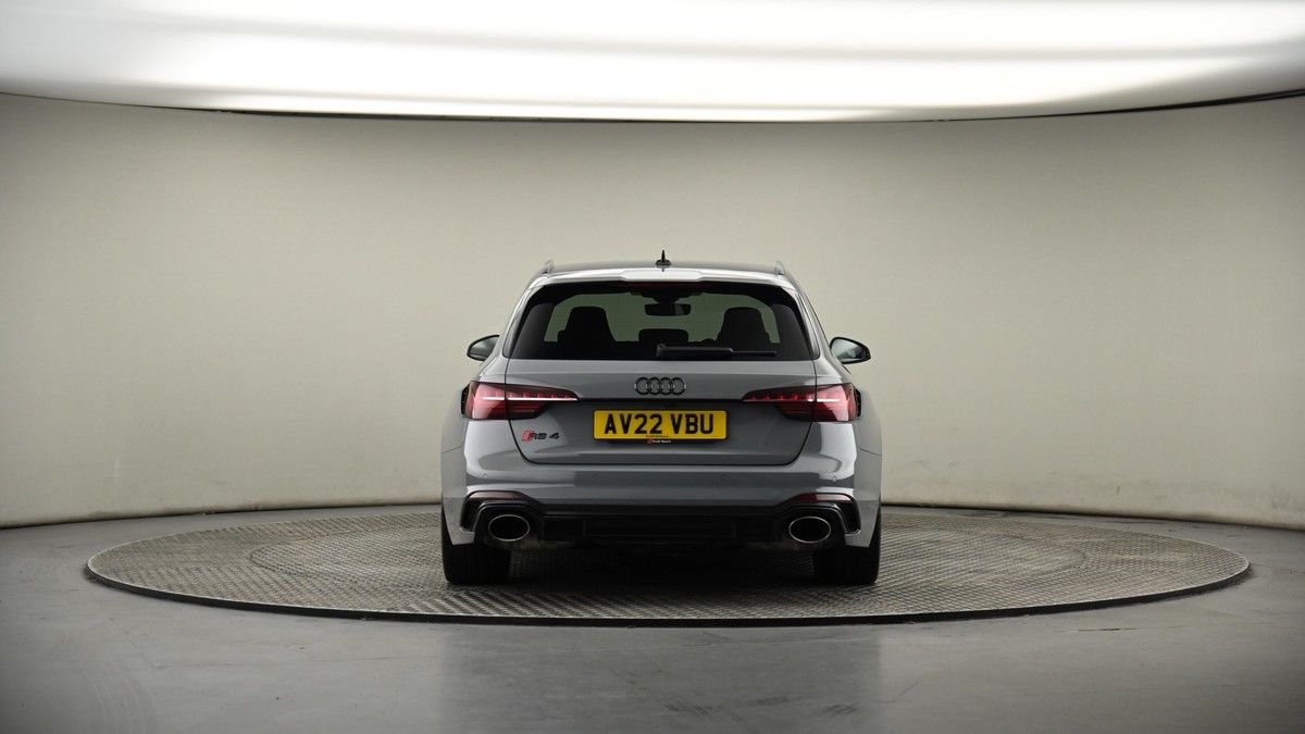 Audi RS4 Avant Image 16
