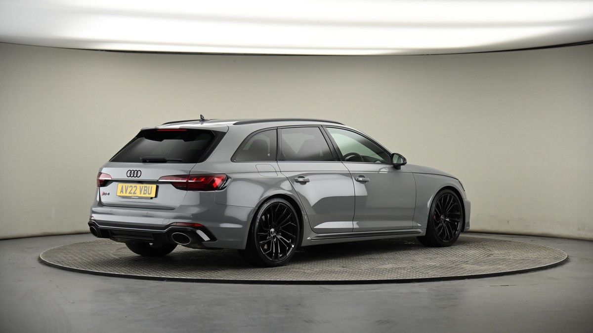 Audi RS4 Avant Image 6