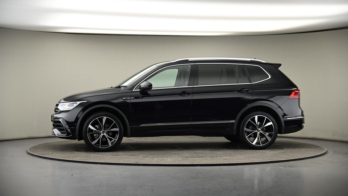 More views of Volkswagen Tiguan Allspace