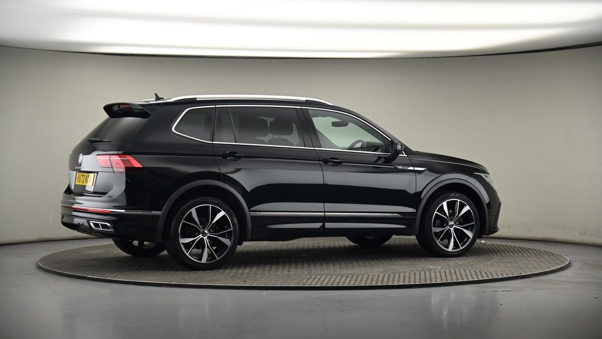 More views of Volkswagen Tiguan Allspace