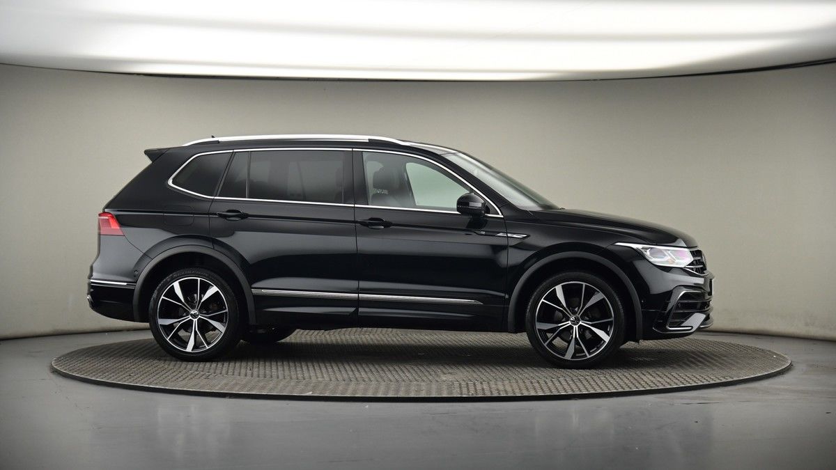 More views of Volkswagen Tiguan Allspace