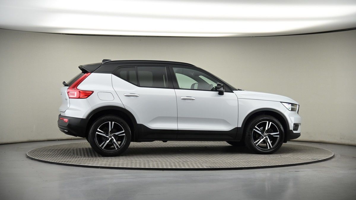 More views of Volvo XC40