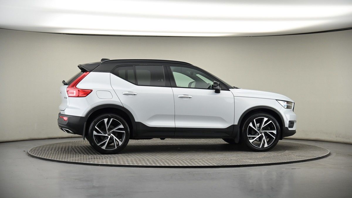 More views of Volvo XC40