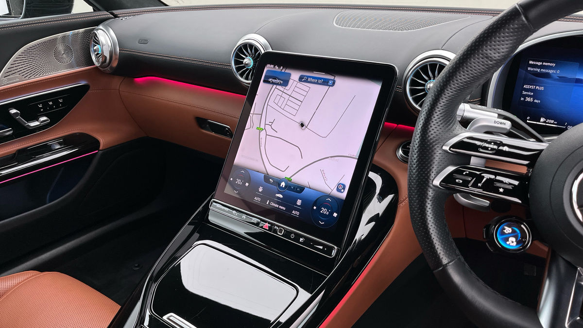 Mercedes-Benz SL Image 17