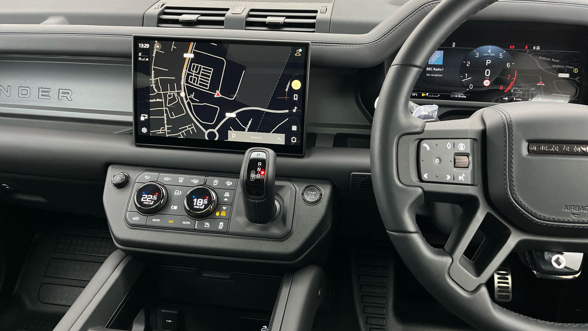 Land Rover Defender 110 Urban Image 15