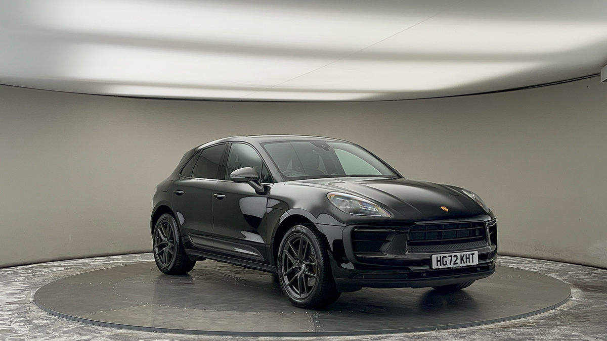 Porsche Macan Sticky Header Image