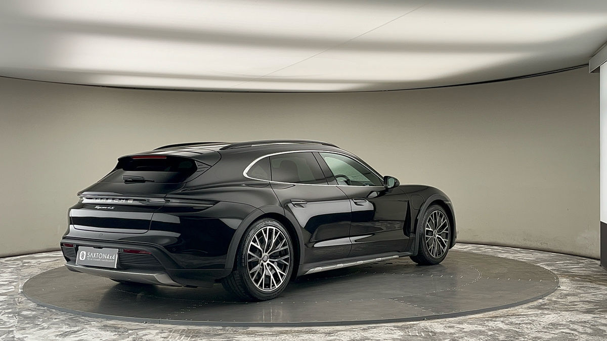 Porsche Taycan Image 21