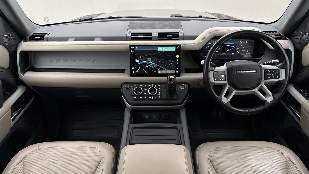 Land Rover Defender 110 Image 12