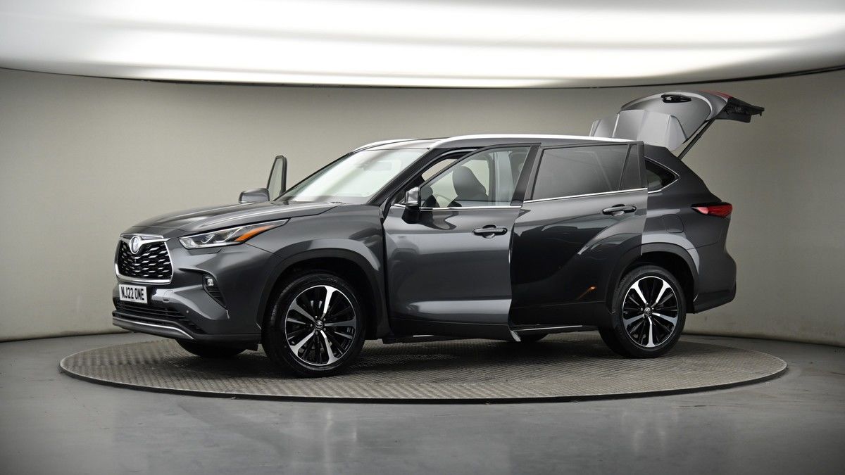 More views of Toyota Highlander