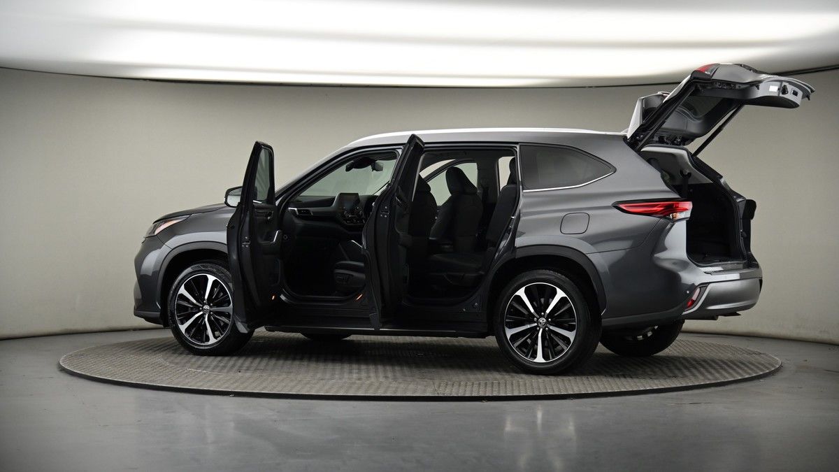 More views of Toyota Highlander