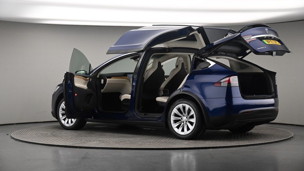 Tesla Model X Image 8