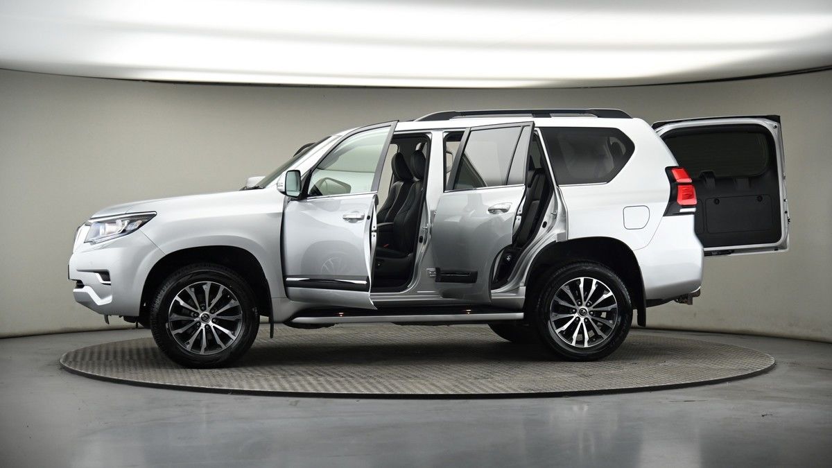 More views of Toyota Land Cruiser