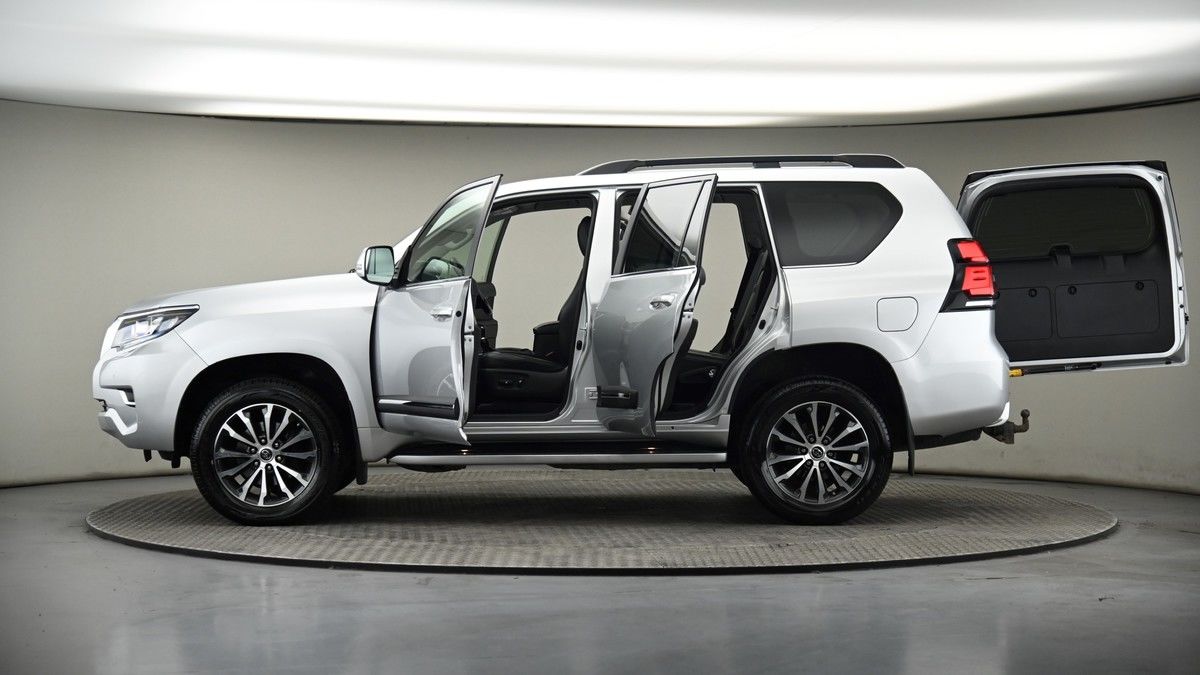 More views of Toyota Land Cruiser