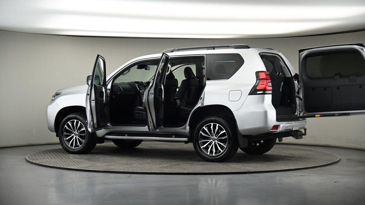 More views of Toyota Land Cruiser