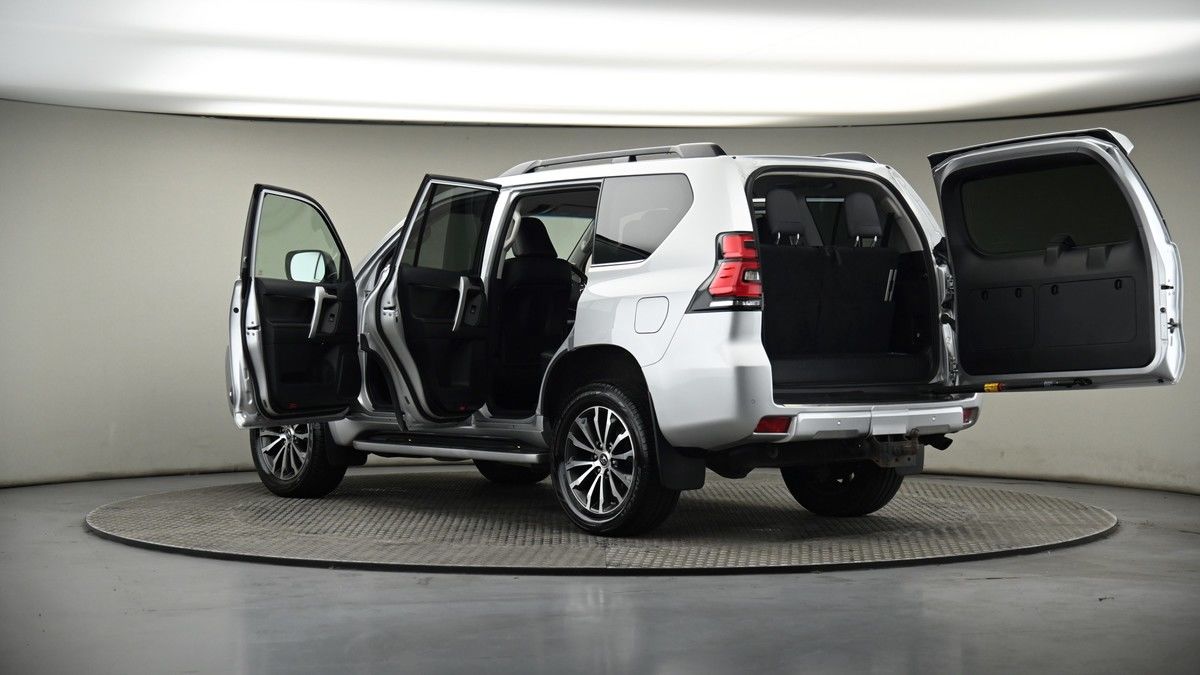 More views of Toyota Land Cruiser